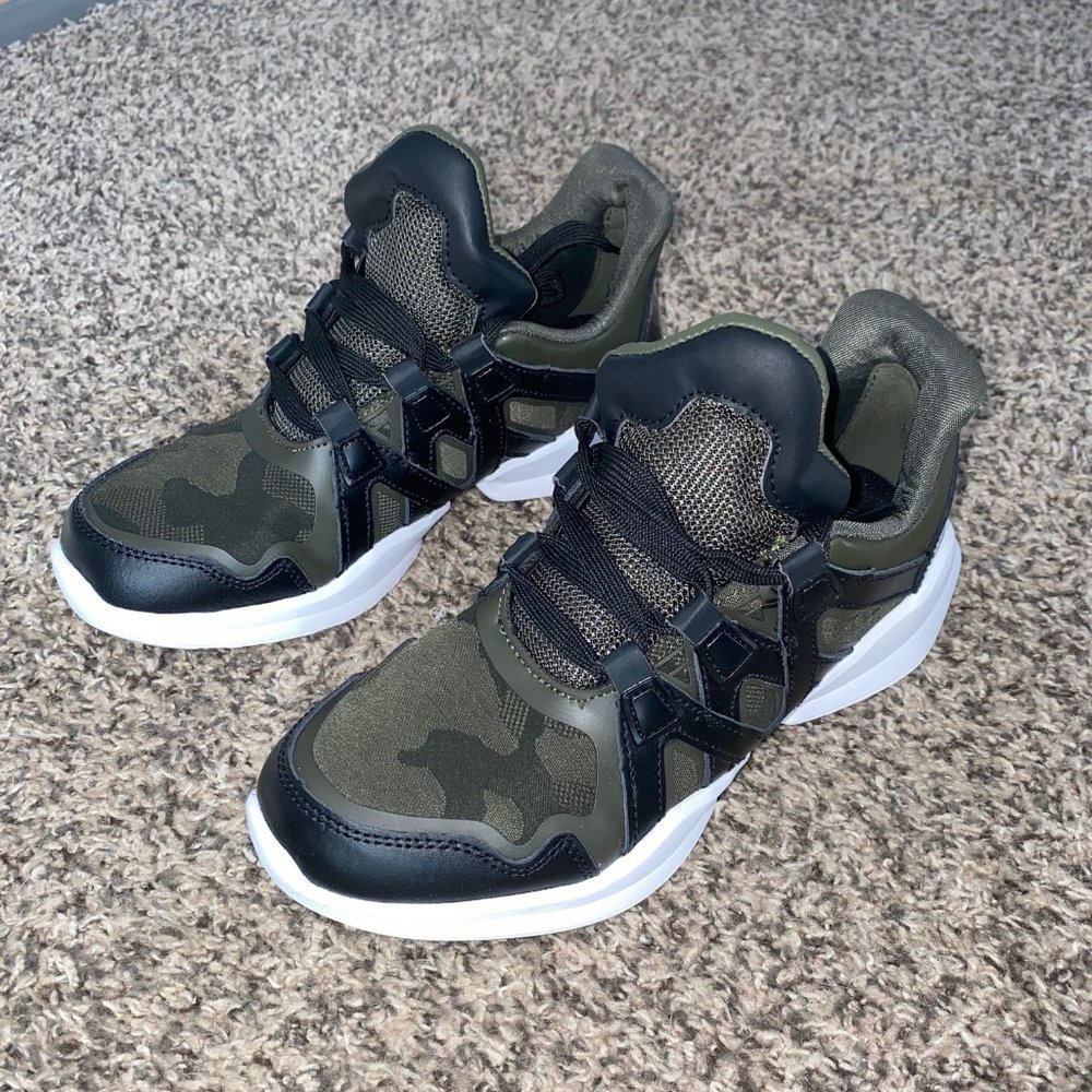 Steve Madden Women's Camo Sneakers